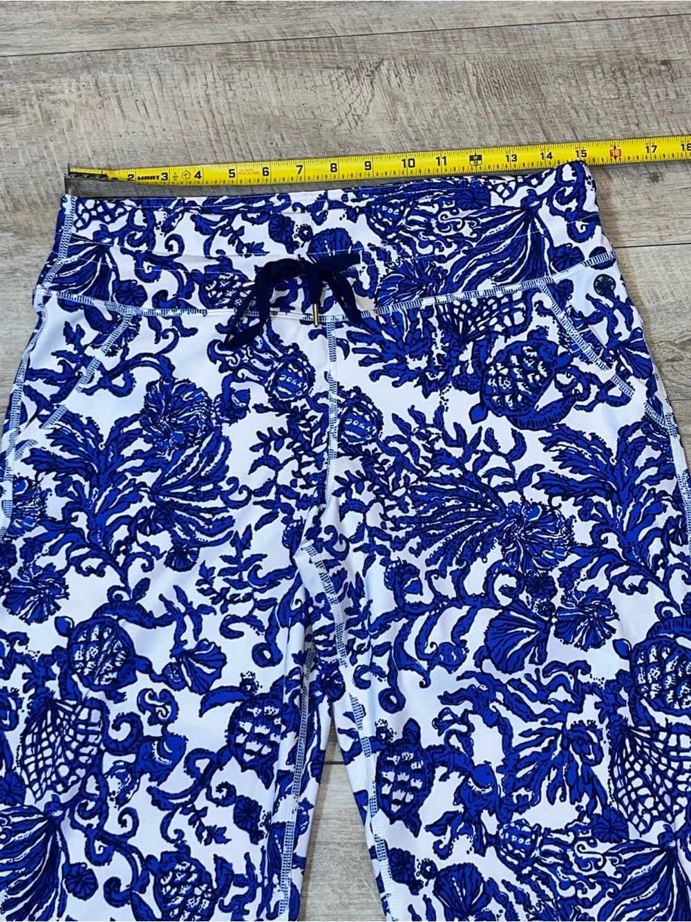 Lilly Pulitzer Luxletic UPF 50+ Island Jogger Deeper Coconut Ride With Me Size L - Picture 7 of 9